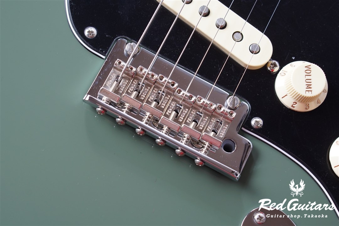 Fender American Professional Stratocaster - Antique Olive | Red